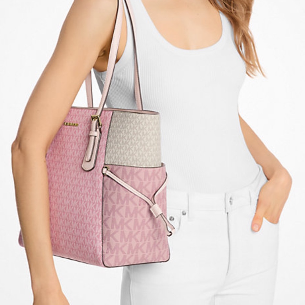 Michael Kors Voyager Large Color-Block Signature Logo Tote Bag
Powder Blush Mult - Picture 3 of 16